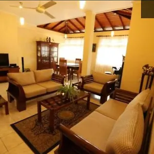  Apartment Reverie Hill Bungalow,
